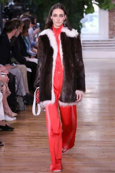 Look 14